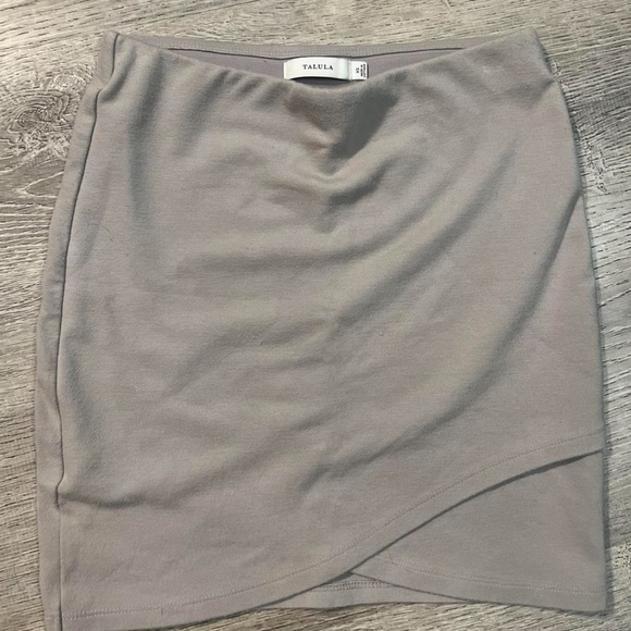 Talula (Aritzia) grey mini skirt - Picture 2 of 4